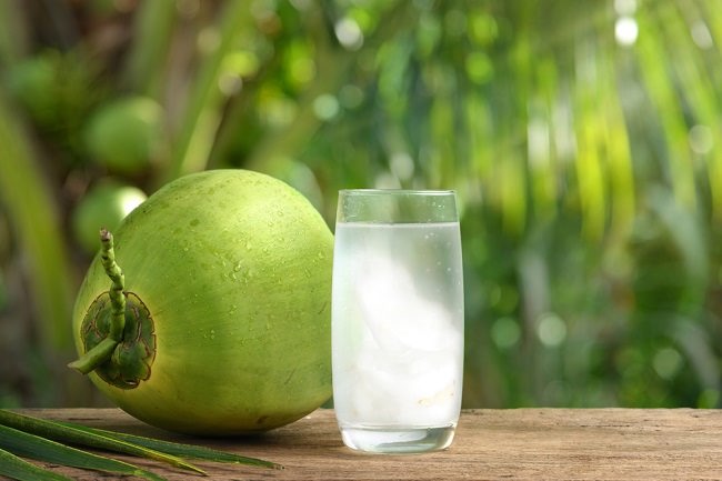Manfaat Tersembunyi Air Kelapa Muda untuk Kesehatan Tubuh