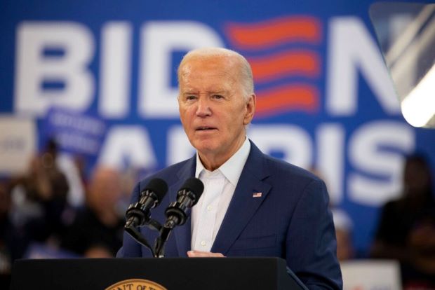 Biden Dapat Kritik Soal Bantuan Kebakaran, Dibandingkan dengan Bantuan untuk Ukraina dan Israel