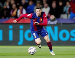 Lewandowski Pecahkan Rekor Gol di Barcelona, Bersaing Ketat untuk Sepatu Emas!