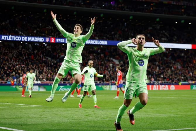 Comeback Sensasional! Barcelona Taklukkan Atletico 4-2 di Metropolitano