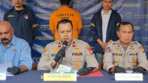 polsek-gambir-menangkap-pemalak-sopir-jaklingko-di-tanah-abang-pelaku-ternyata-pecatan-polisi-1741757486478_169