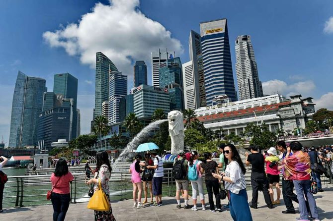 Hampir 200 Turis Ditangkap di Singapura, Bawa Uang Tunai Ilegal hingga Hindari Pajak