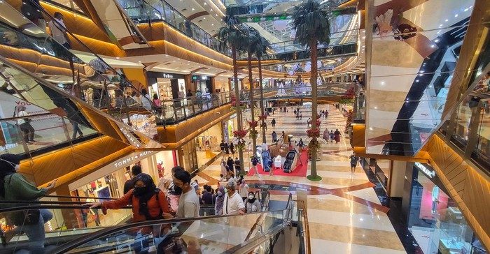 akhir-libur-tahun-baru-warga-serbu-mal-di-jakarta_169