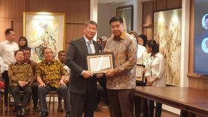 hari-perumahan-nasional-ara-bagi-bagi-penghargaan-ke-tokoh-dan-menteri-1756118997743_169