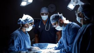 ilustrasi-dokter-melakukan-operasi_169