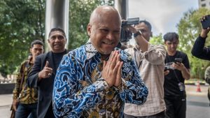 potret-ilham-akbar-habibie-penuhi-panggilan-kpk-soal-kasus-korupsi-iklan-bjb-1756887137565_169