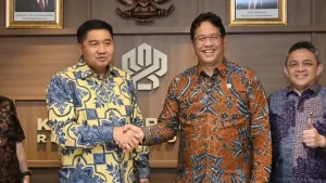menteri-perumahan-dan-kawasan-permukiman-pkp-maruarar-sirait-ara-bersama-menteri-keuangan-purbaya-yudhi-sadewa-melakukan-perte-1760515892785_169