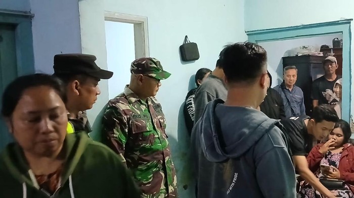 penggerebekan-rumah-kontrakan-jadi-prostitusi-di-malang-1761639558373_169