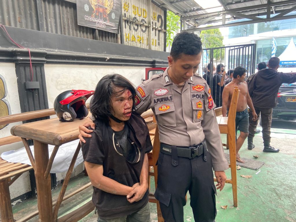 546f3a35-66a0-4b20-a2e2-4486743d42f0