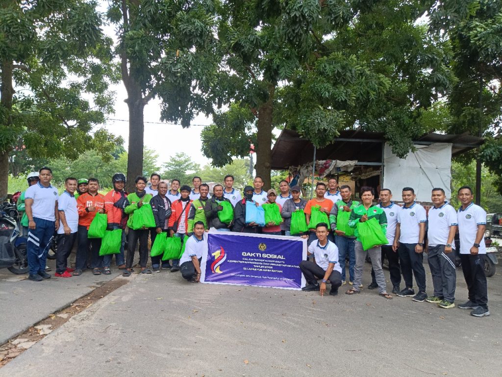 f4034fc7-69dc-482e-8852-90eacc58c65d