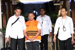 kpk-resmi-tetapkan-tersangka-gubernur-riau-terkait-kasus-korupsi-upt-jalan-dan-jembatan10-05112025-174156