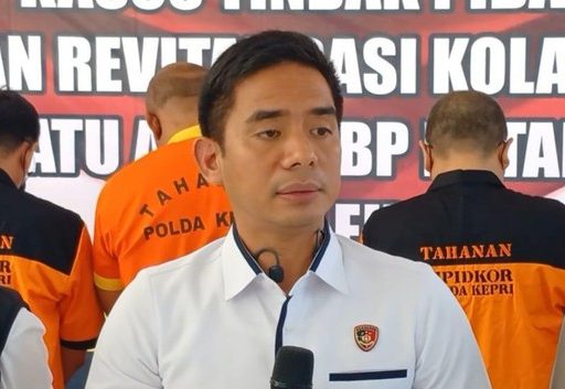 dirreskrimsus-polda-kepri-kombes-silvester-simamoraalamudin-hamapudetiksumut-1765339739886_169