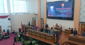 dono-kasino-indro-resmi-dilantik-sebagai-anggota-dprd-lombok-tengah-ntb-senin-1122025-foto-edi-suryansyahdetikbali-1764564149207_169