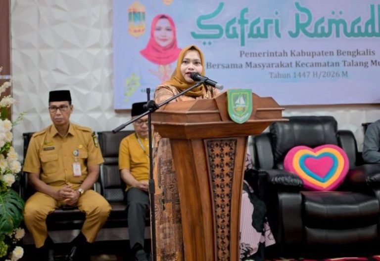 Bupati Bengkalis Kasmarni saat Safari Ramadhan perdana di Kecamatan Talang Muandau