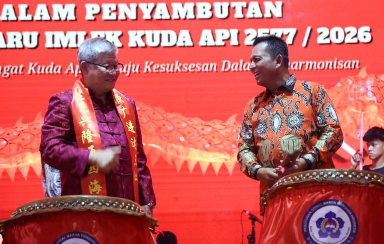 Ansar Ahmad saat menghadiri perayaan Imlek 2577 di Kota Tua Tanjungpinang