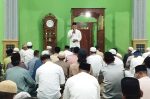 Jamaah memadati Masjid An Nur Batu Hitam saat tarawih perdana