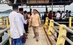 Sekda Batam saat menghadiri Safari Ramadan dan menyerahkan bantuan masjid di Bulang.