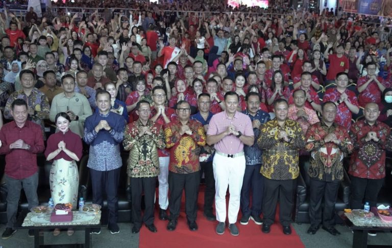 Suasana Malam Imlek 2577 di Nagoya Batam bersama Nyanyang Haris dan AHY
