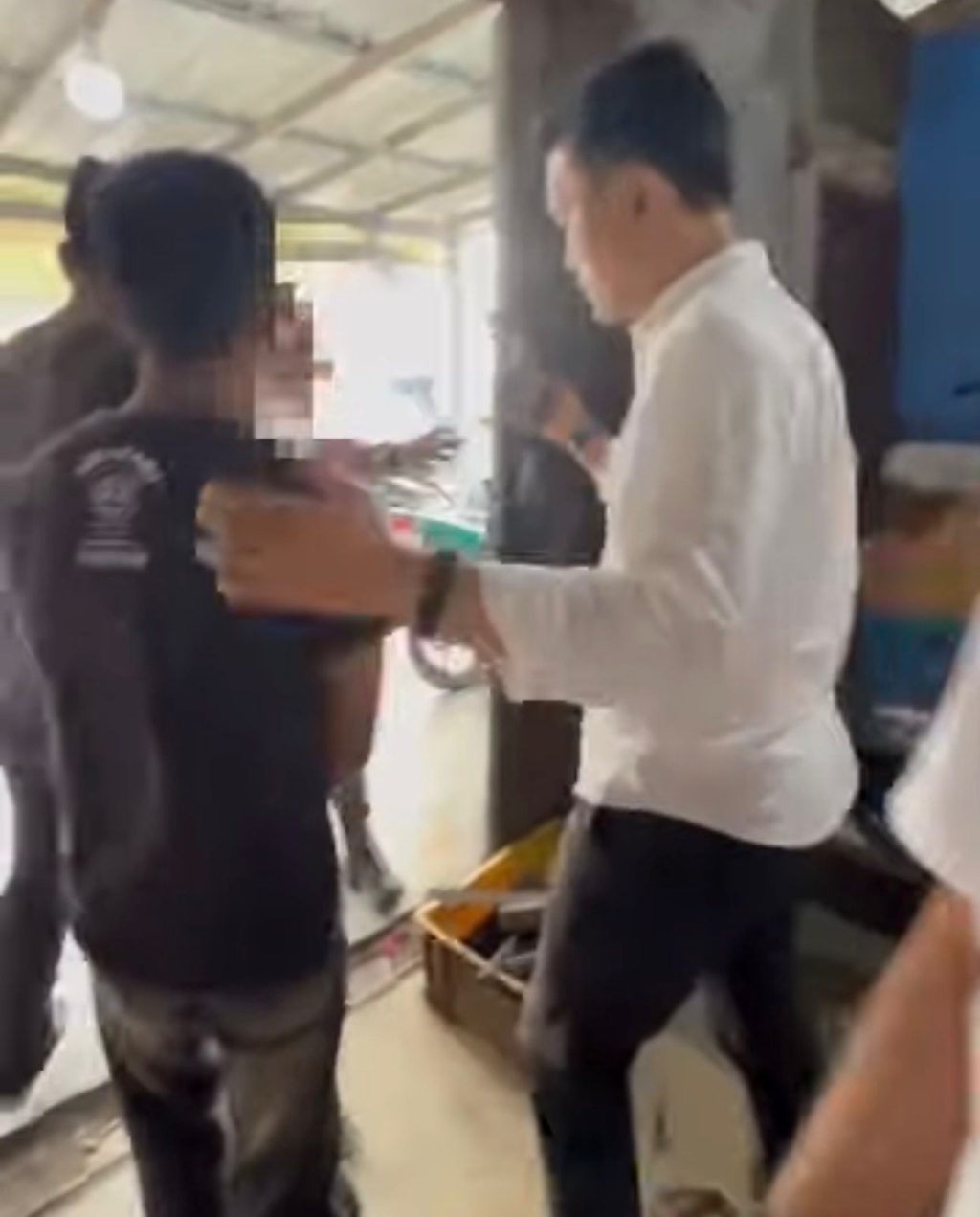 Polsek Lubuk Baja mengamankan pelaku pemerasan bersenjata tajam di Batam.