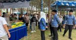 Bupati Natuna meninjau Gerakan Pangan Murah Natuna di Pantai Piwang jelang Ramadan dan Imlek