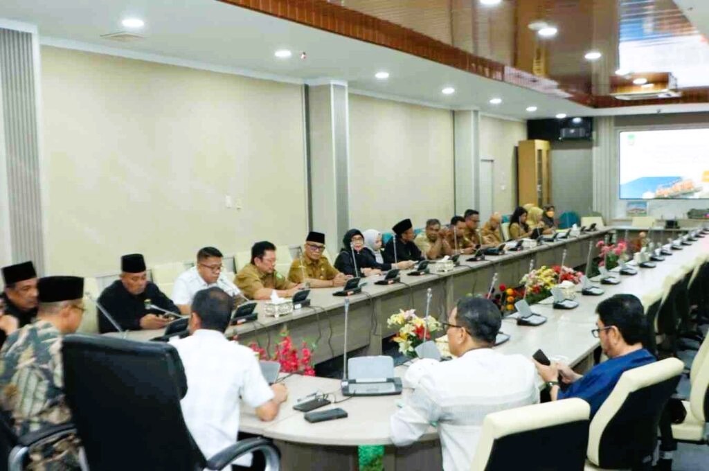 Rapat Pansus DPRD Batam bahas Ranperda Lembaga Adat Melayu