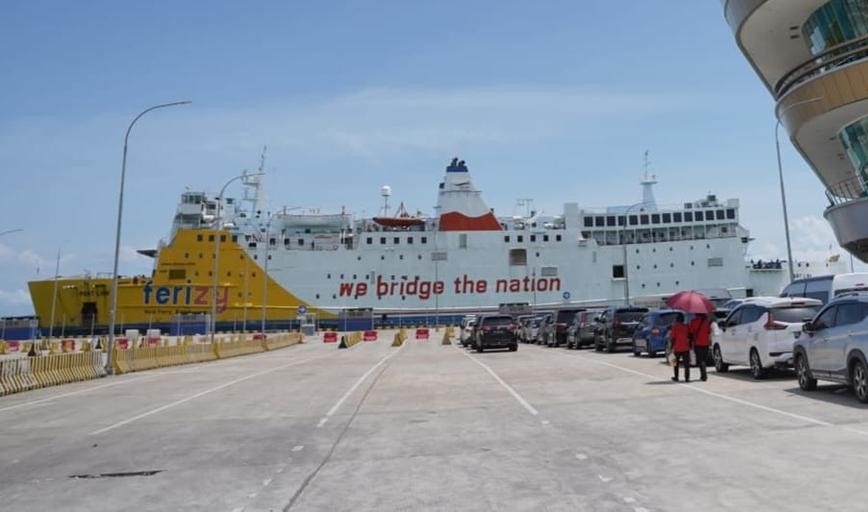 Kapal ASDP beroperasi di lintas penyeberangan saat cuaca ekstrem