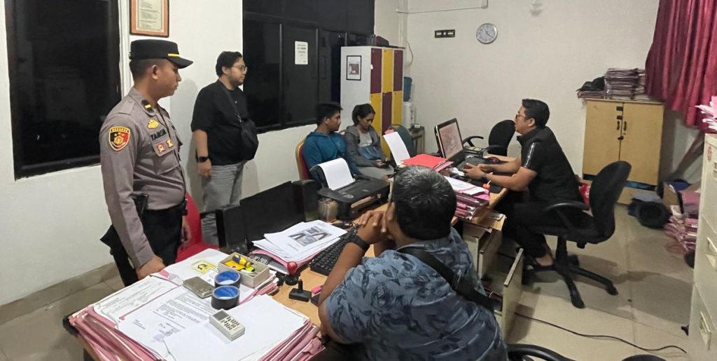 Mediasi keributan pasutri oleh Polsek Bengkong