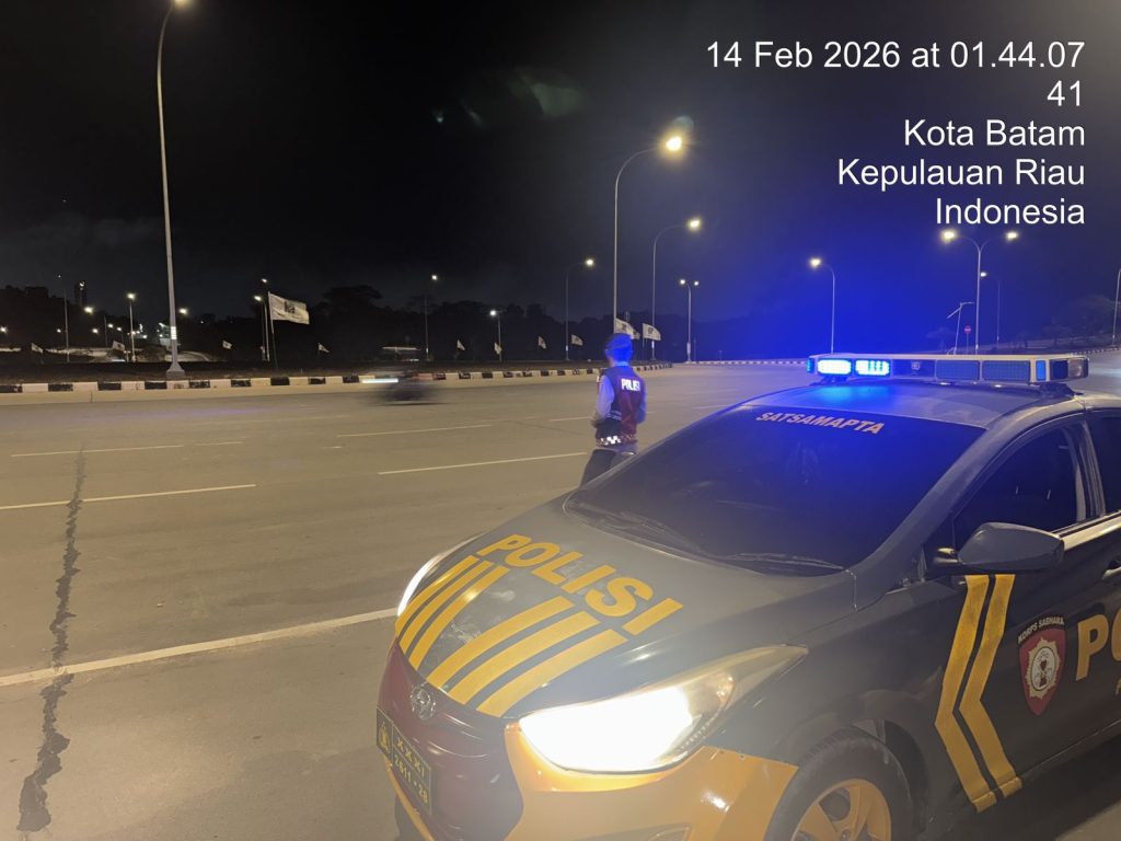 Patroli Polsek Nongsa di Bundaran Kabil Batam