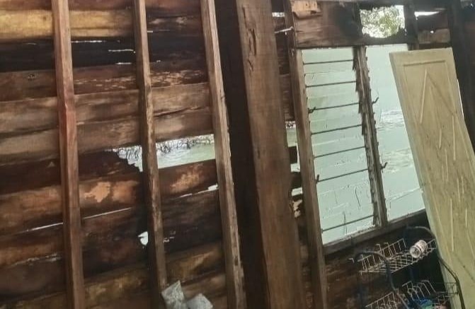 Rumah papan hangus terbakar di Desa Benan Lingga
