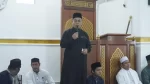 upati Lingga Muhammad Nizar dan Wakil Bupati Novrizal berdialog dengan warga Desa Persing saat Safari Ramadan