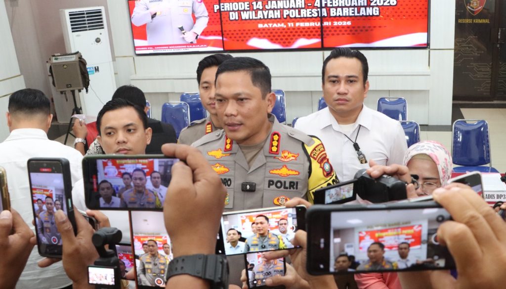 Kompol Arsyad Riyandi tunjukkan barang bukti sabu, ekstasi dan liquid vape etomidate