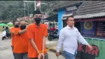 Penyerahan tersangka dan barang bukti kasus korupsi drainase Sungai Sugi di Kejari Anambas