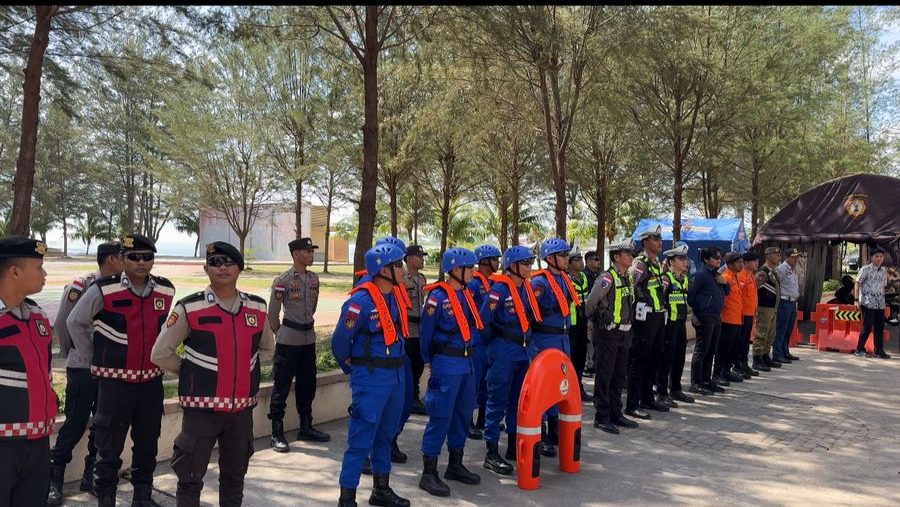 Kesiapsiagaan petugas di Pos Terpadu Pantai Piwang.