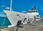 Kapal ASDP Batam melayani penumpang mudik.