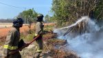 Tim Karhutla Polda Kepri padamkan kebakaran lahan di Batam