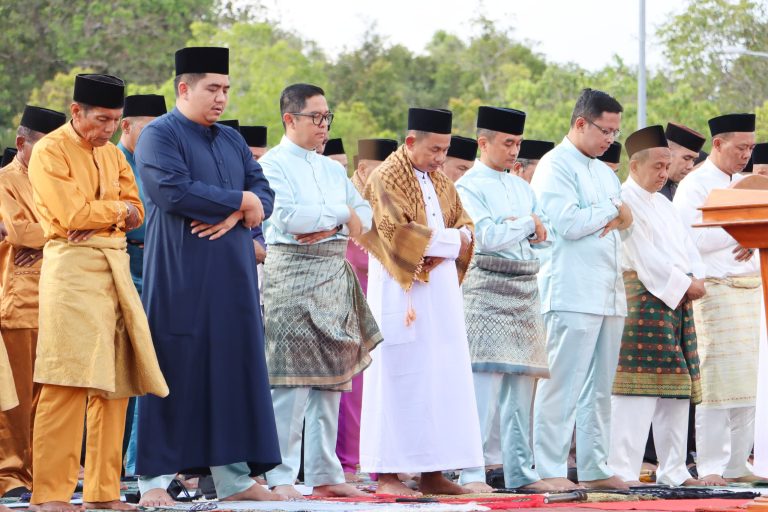Pemkab Bintan gelar Salat Istisqa di Halaman Kantor Bupati