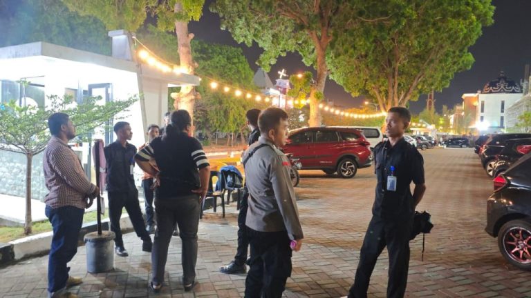 Polsek Batam Kota cek TKP percobaan pencurian kabel di Batam Center