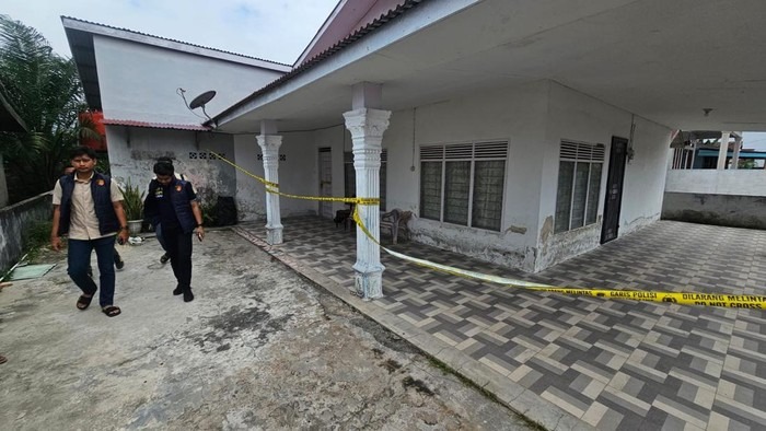 Kasus pembunuhan guru SD di Dumai.
