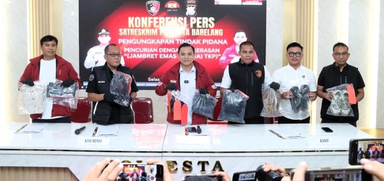 Konferensi pers Polresta Barelang ungkap kasus curas Bengkong Batam