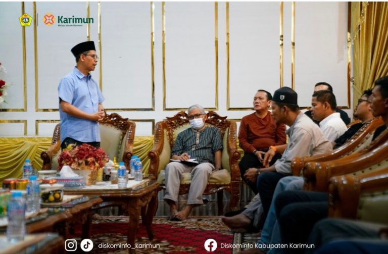 Bupati Karimun Iskandarsyah bahas relokasi pedagang sore ke Blok D
