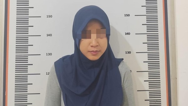 Perempuan N ditangkap usai mencuri tas di Waterpark Top 100 Batam