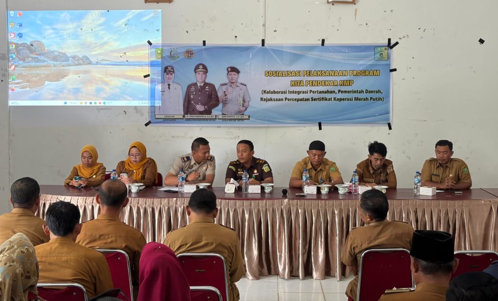 Kegiatan sosialisasi program KITA PENDEKAR KMP oleh Kejari Natuna di Desa Sungai Ulu