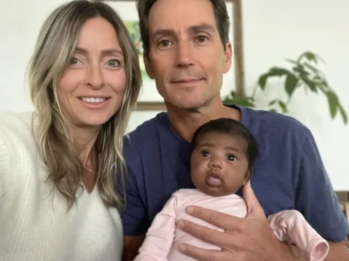 Pasangan suami istri di Amerika menggugat klinik IVF karena bayi beda ras