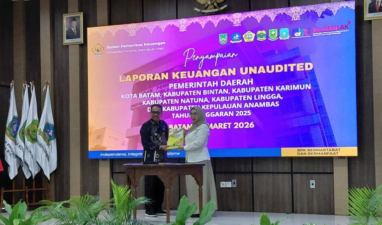 Wabup Natuna serahkan LKPD Unaudited 2025 ke BPK Kepri