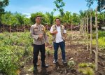 Polsek Bukit Batu bersama Pemerintah Desa Pangkalan Jambi meninjau lahan yang disiapkan untuk penanaman jagung pipil di Bengkalis.