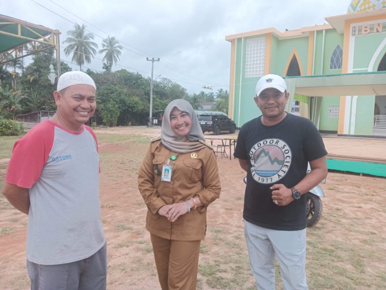 Pawai obor malam takbiran di Ranai Darat Natuna