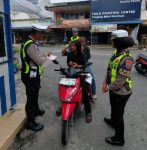 Satlantas Polres Karimun tegur pengendara motor tidak pakai helm