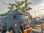 Polres Karimun bantu padamkan kebakaran warung makan di Costal Area Karimun
