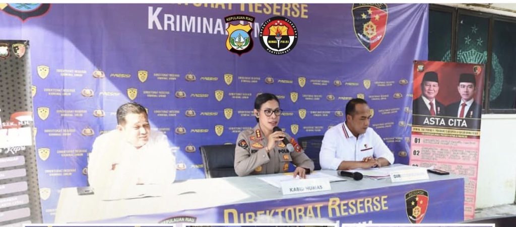 Barang bukti komputer judi online diamankan Jatanras Polda Kepri di Batam