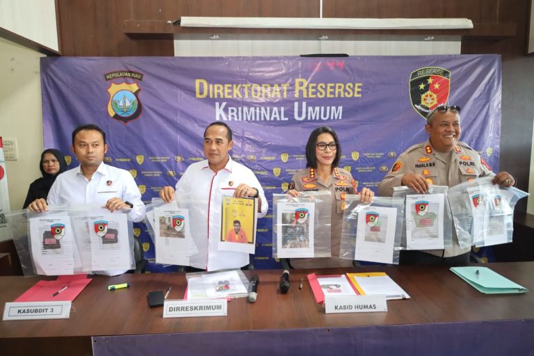Konferensi pers Polda Kepri ungkap kasus pembunuhan di Lingga